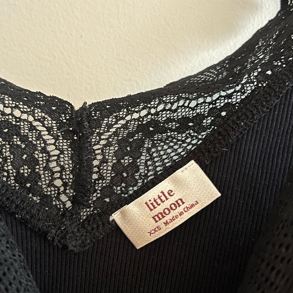 Aritzia V-Neck Lace Trim Bodysuit - Picture 2 of 2